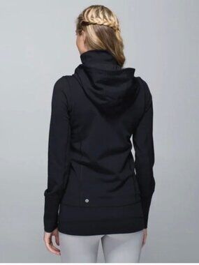Lululemon Stride Jacket Size 12 Black Flattering Fit